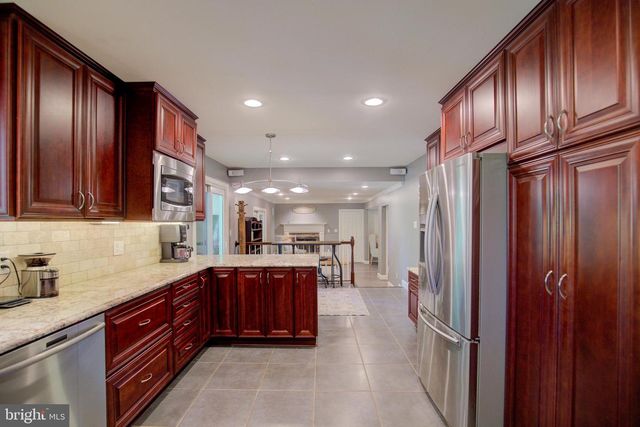 9518 HEATHWOOD CT, Burke, VA 22015