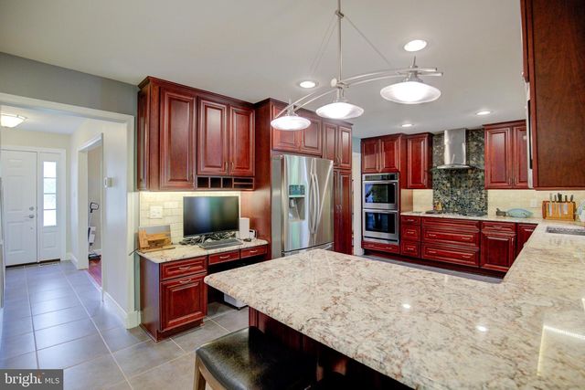 9518 HEATHWOOD CT, Burke, VA 22015