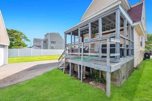 573 Miller Avenue, Freeport, NY 11520