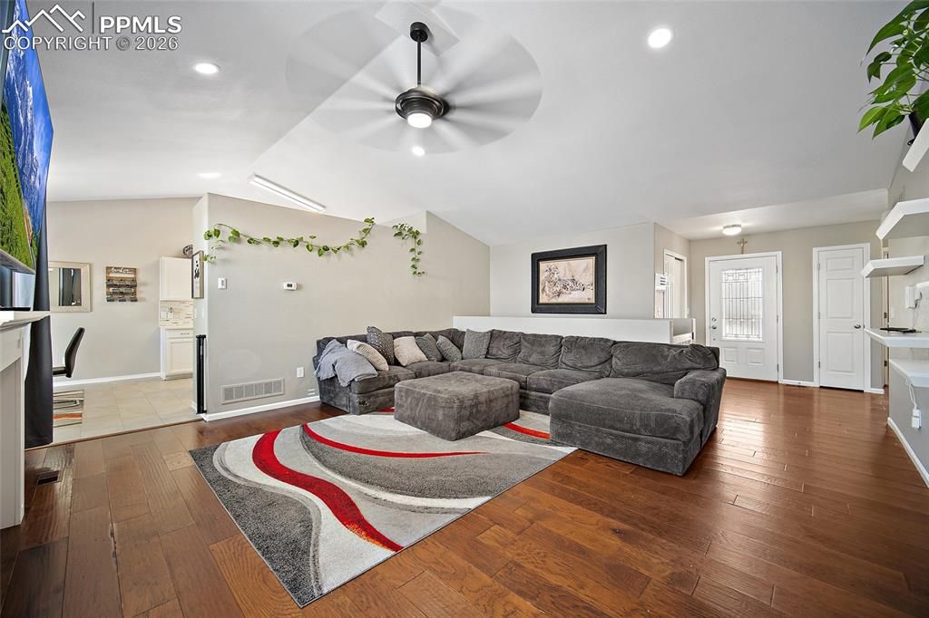 Image 4 of property listing at 8929 Celebrity Court, Fountain, CO 80817