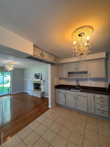 28025 Joan Street, Saint Clair Shores, MI 48081