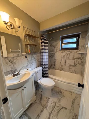 28025 Joan Street, Saint Clair Shores, MI 48081