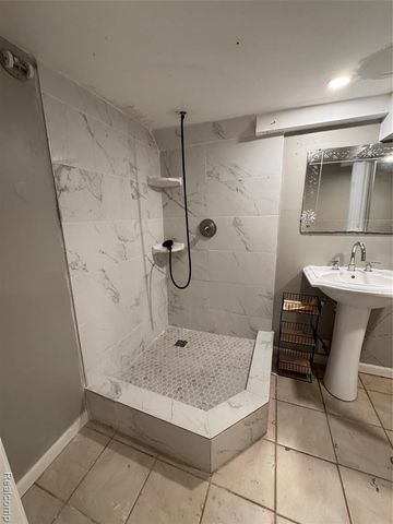 28025 Joan Street, Saint Clair Shores, MI 48081