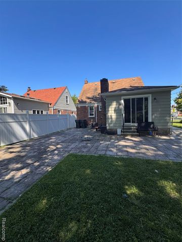 28025 Joan Street, Saint Clair Shores, MI 48081