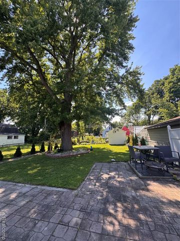 28025 Joan Street, Saint Clair Shores, MI 48081