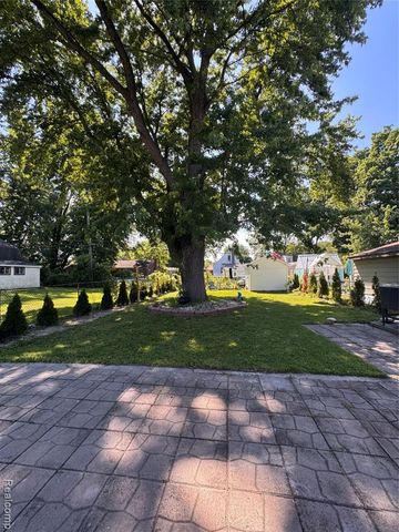 28025 Joan Street, Saint Clair Shores, MI 48081