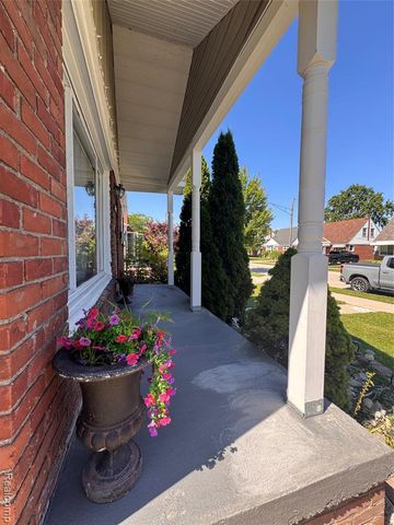 28025 Joan Street, Saint Clair Shores, MI 48081