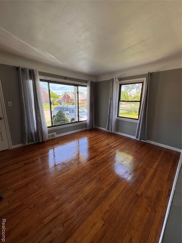 28025 Joan Street, Saint Clair Shores, MI 48081