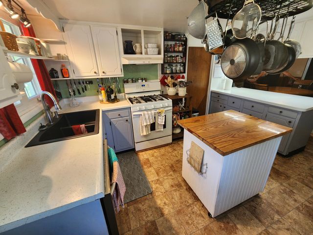 315 N Main Street, Allegan, MI 49010