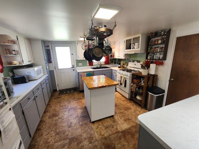 315 N Main Street, Allegan, MI 49010