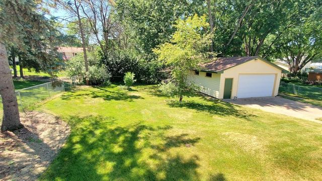 1880 Richal Drive, Woodbury, MN 55125