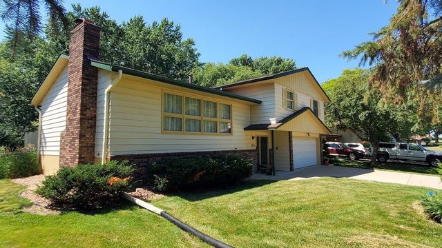 1880 Richal Drive, Woodbury, MN 55125