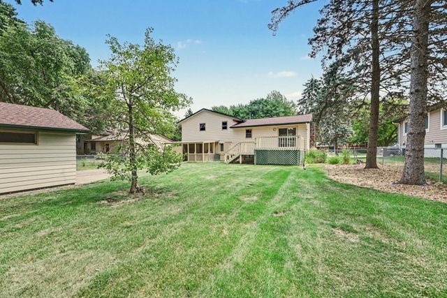 1880 Richal Drive, Woodbury, MN 55125