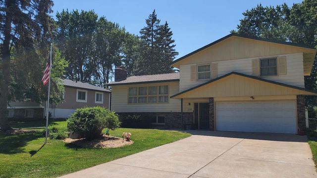 1880 Richal Drive, Woodbury, MN 55125