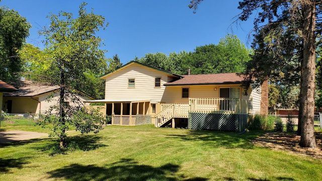 1880 Richal Drive, Woodbury, MN 55125