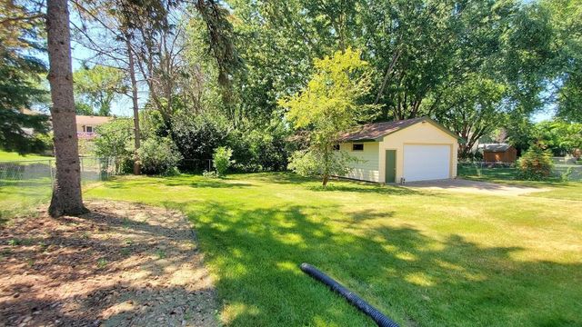 1880 Richal Drive, Woodbury, MN 55125