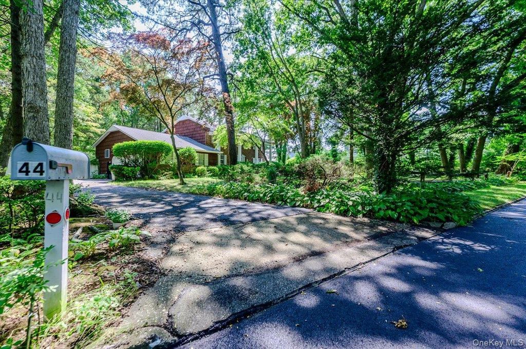 44 E Half Hollow Road, Dix Hills, NY 11746 — photo 4