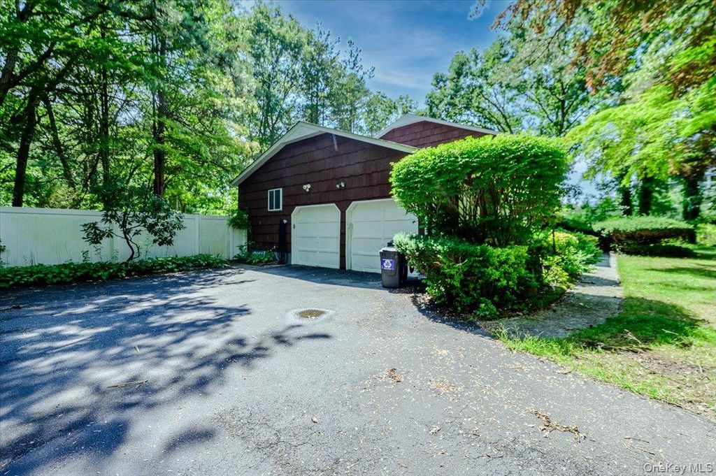 44 E Half Hollow Road, Dix Hills, NY 11746 — photo 5