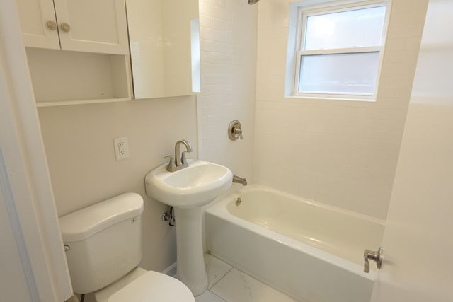 2941 N Natoma Avenue, Chicago, IL 60634