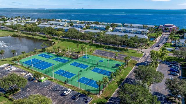 5152 SALMON DRIVE SE D, St Petersburg, FL 33705