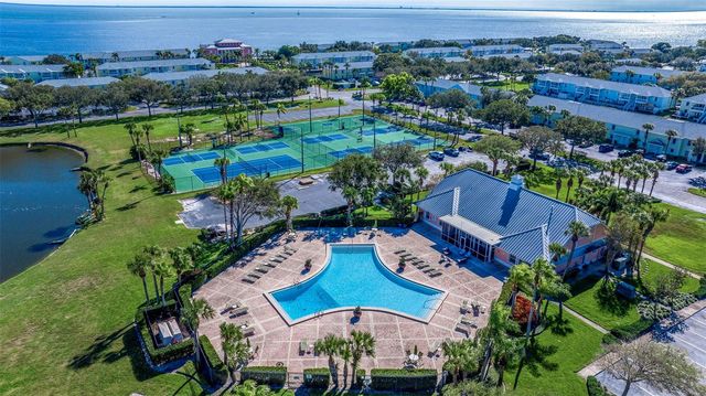 5152 SALMON DRIVE SE D, St Petersburg, FL 33705