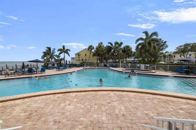 5152 SALMON DRIVE SE D, St Petersburg, FL 33705