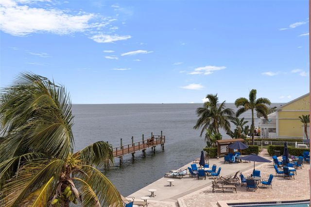 5152 SALMON DRIVE SE D, St Petersburg, FL 33705