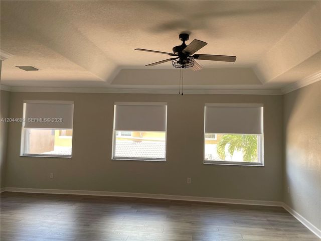 15431 SW 39th Ter, Miami, FL 33185