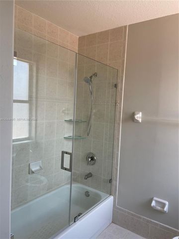 15431 SW 39th Ter, Miami, FL 33185