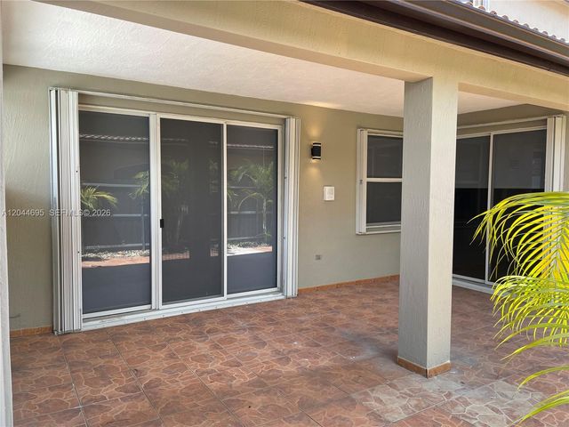15431 SW 39th Ter, Miami, FL 33185