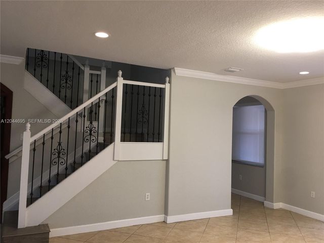 15431 SW 39th Ter, Miami, FL 33185
