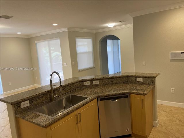 15431 SW 39th Ter, Miami, FL 33185