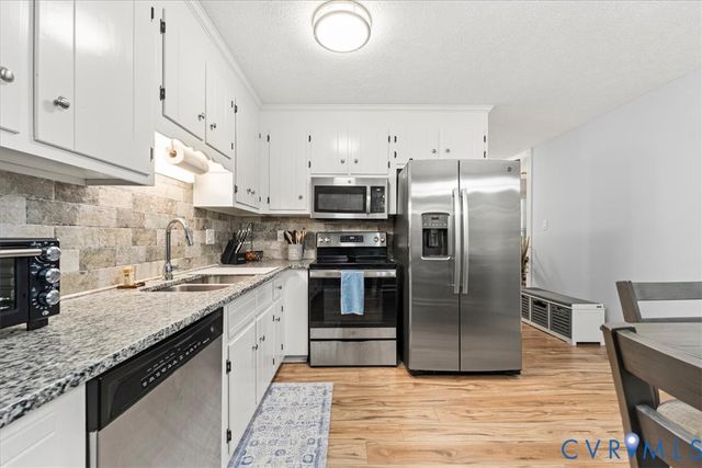 7161 Velvet Antler Dr, Midlothian, VA 23112