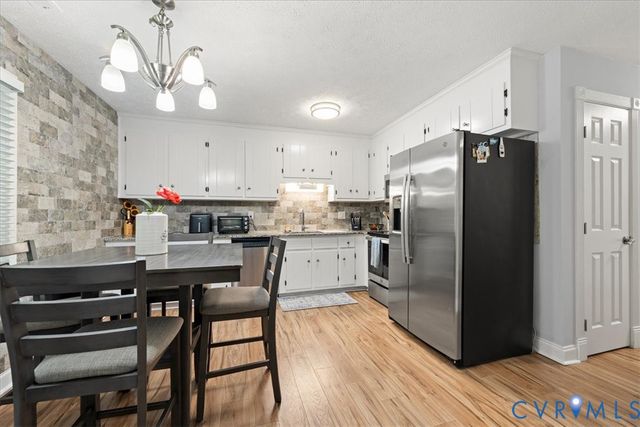 7161 Velvet Antler Dr, Midlothian, VA 23112