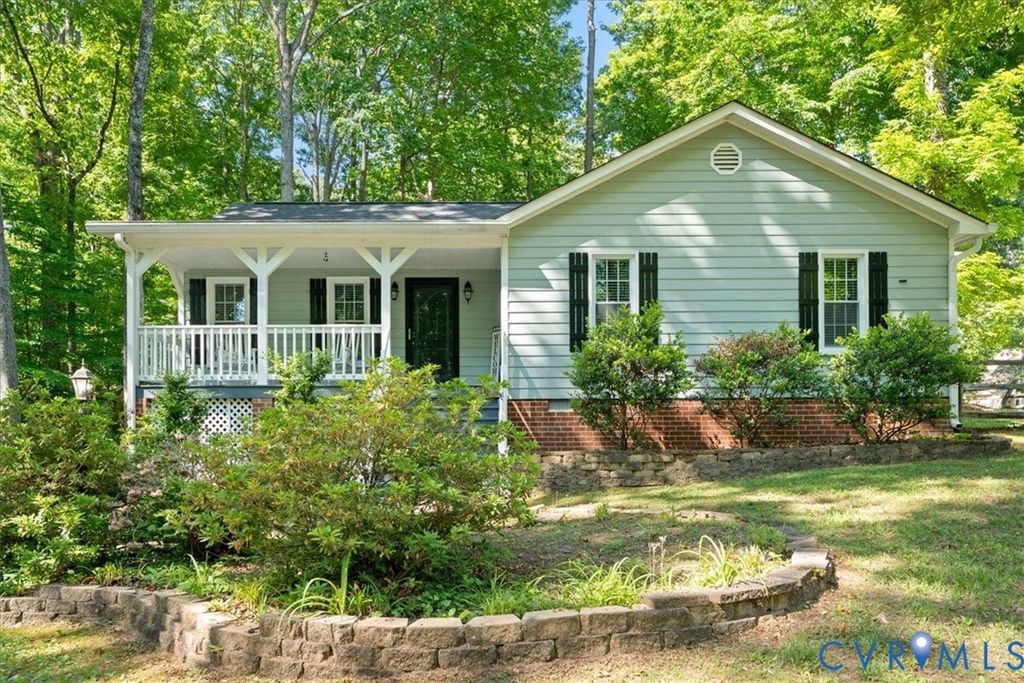 7161 Velvet Antler Dr, Midlothian, VA 23112