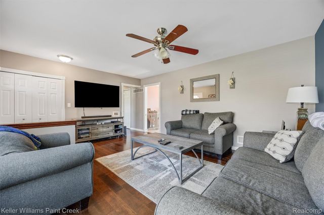 32644 Conrad Street, Chesterfield Township, MI 48047