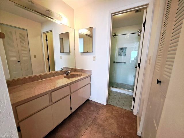 10525 Putnam CT, Lehigh Acres, FL 33936
