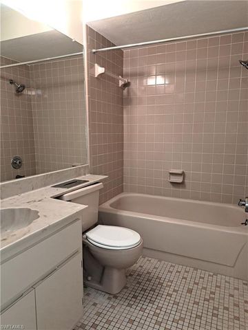 10525 Putnam CT, Lehigh Acres, FL 33936