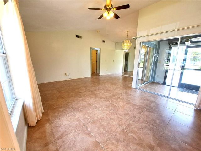 10525 Putnam CT, Lehigh Acres, FL 33936