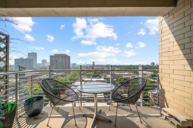 4350 N Broadway Street 1002, Chicago, IL 60613