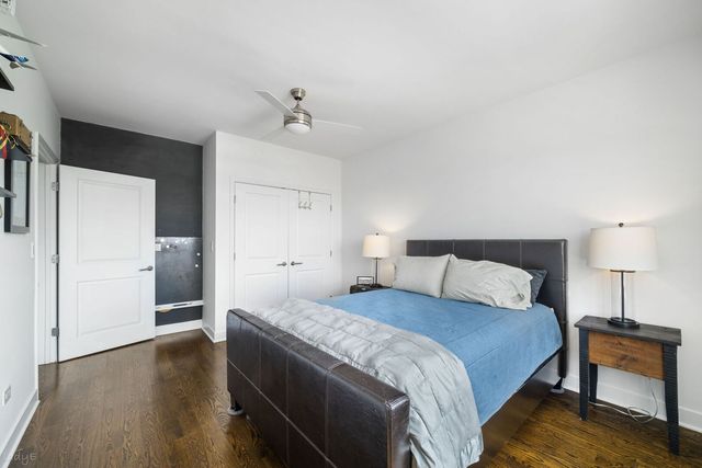 4350 N Broadway Street 1002, Chicago, IL 60613