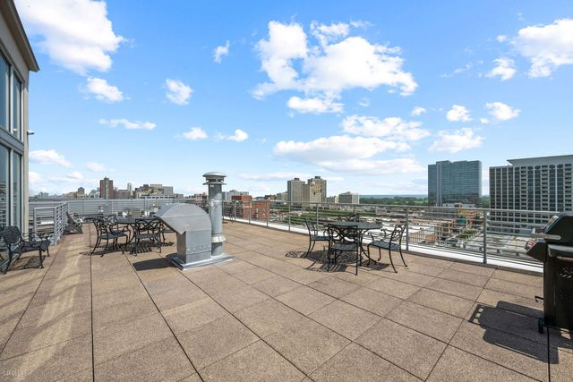 4350 N Broadway Street 1002, Chicago, IL 60613