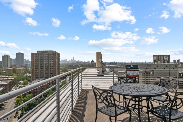 4350 N Broadway Street 1002, Chicago, IL 60613