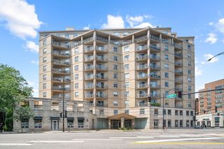 4350 N Broadway Street 1002, Chicago, IL 60613