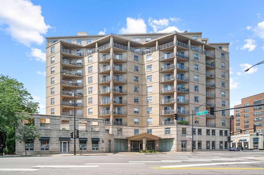 4350 N Broadway Street 1002, Chicago, IL 60613