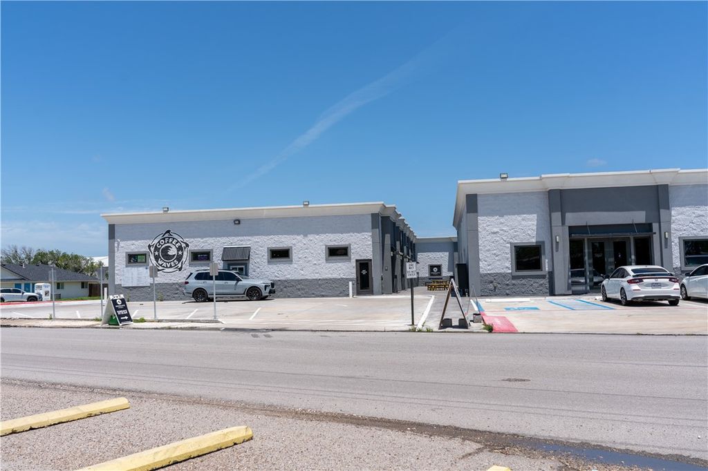2494 County Road 33, Corpus Christi, TX 78415 — photo 3