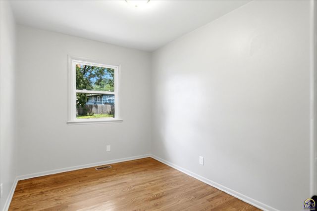 3837 SE Humboldt ST, Topeka, KS 66609