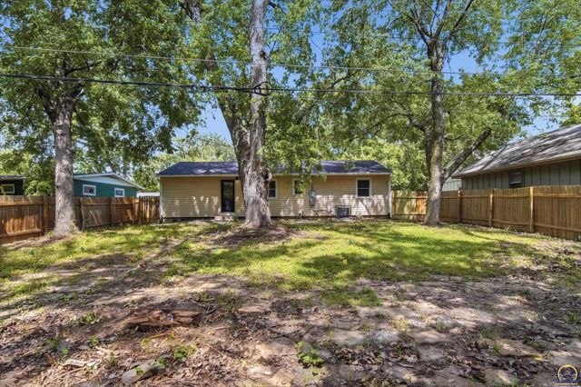 3837 SE Humboldt ST, Topeka, KS 66609
