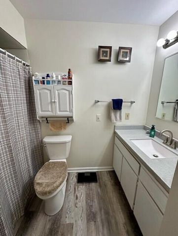 649 Blue Ash Drive Se 117, City Of Kentwood, MI 49548