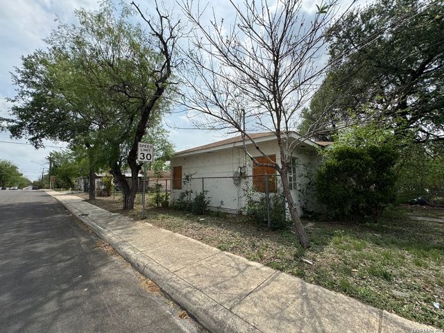 560 W Lynwood, San Antonio, TX 78212